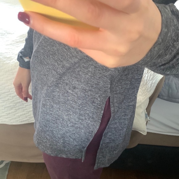 Lululemon speckled grey soft top - Picture 2 of 6